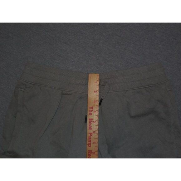 Under Armour Shorts Sz L Men Big Logo Sportswear Gray‎ Athleisure - Picture 3 of 8